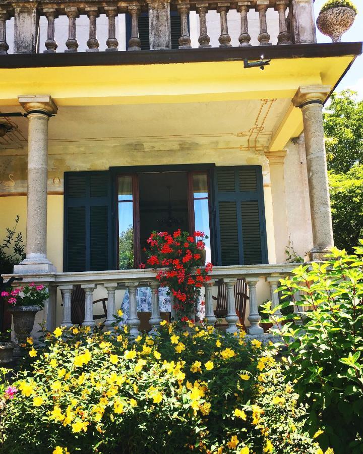 Castelveccana Il Motto Di Tommy Bed & Breakfast エクステリア 写真
