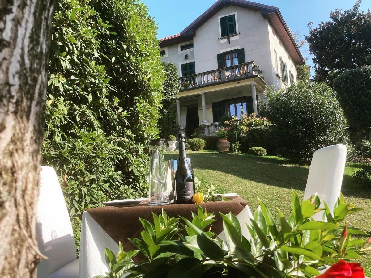 Castelveccana Il Motto Di Tommy Bed & Breakfast エクステリア 写真