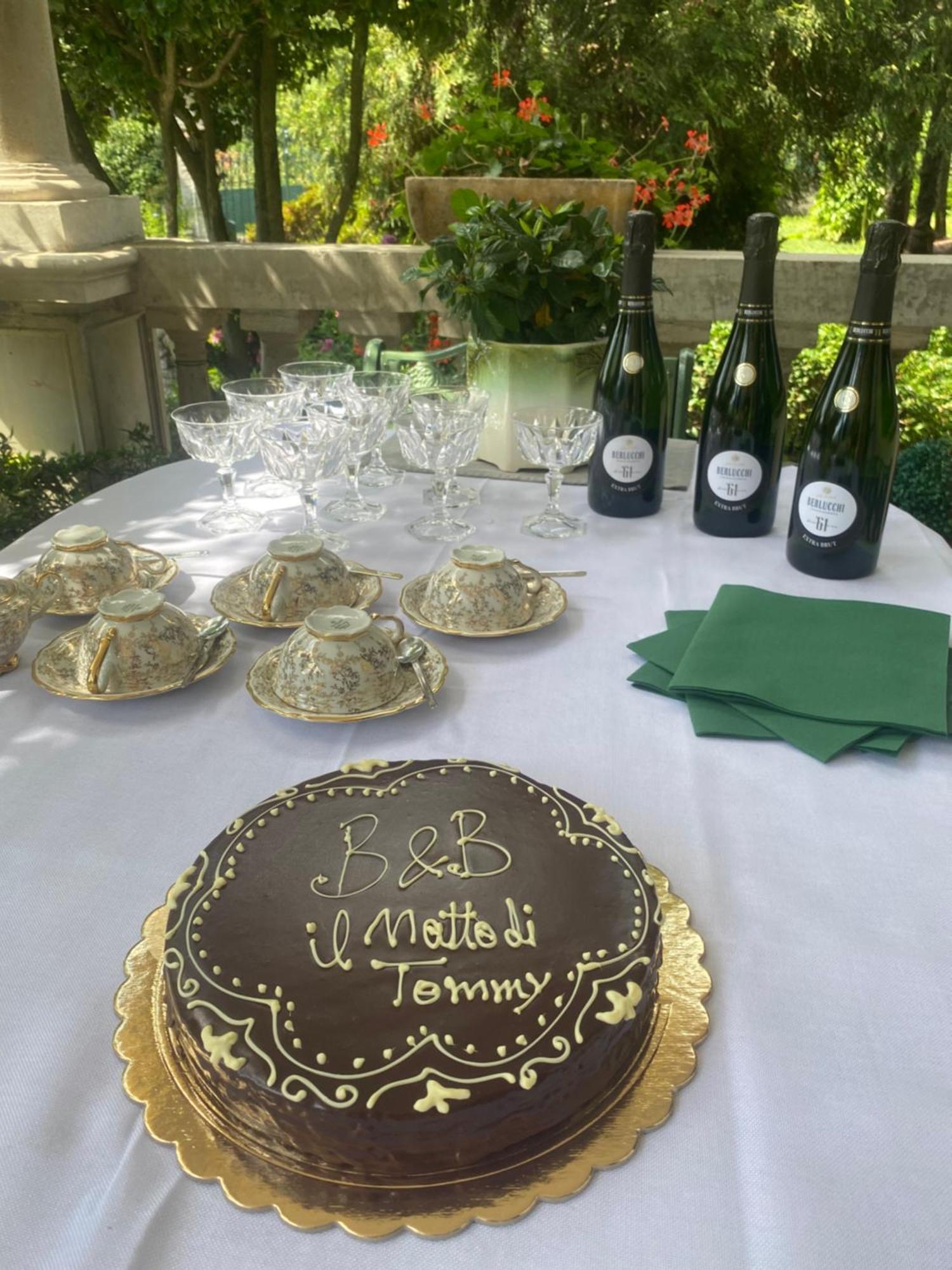 Castelveccana Il Motto Di Tommy Bed & Breakfast エクステリア 写真