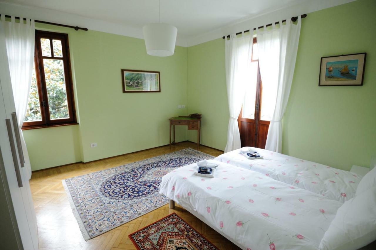 Castelveccana Il Motto Di Tommy Bed & Breakfast エクステリア 写真