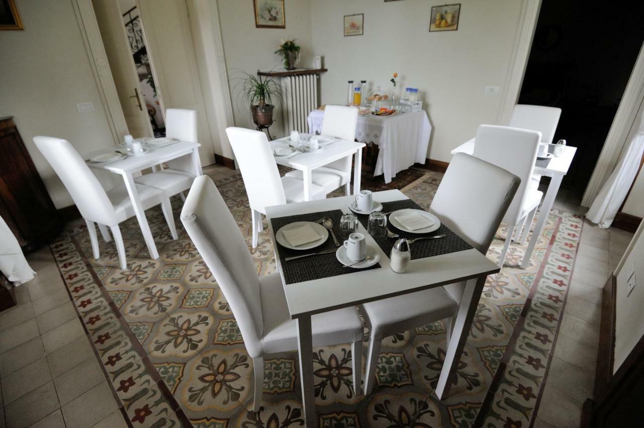 Castelveccana Il Motto Di Tommy Bed & Breakfast エクステリア 写真