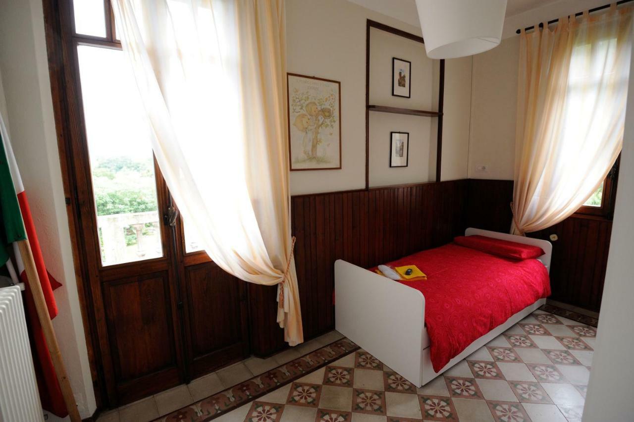 Castelveccana Il Motto Di Tommy Bed & Breakfast エクステリア 写真
