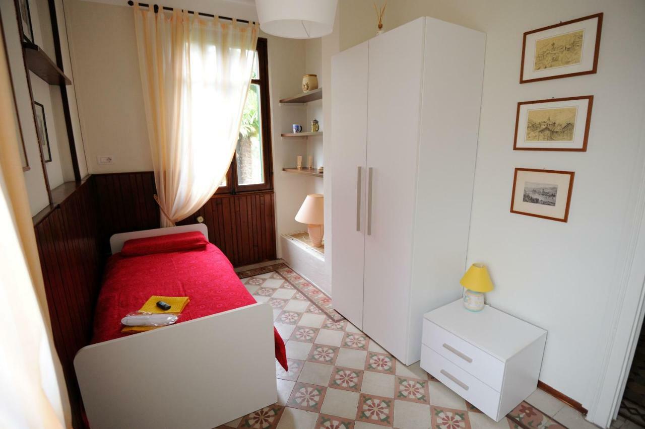 Castelveccana Il Motto Di Tommy Bed & Breakfast エクステリア 写真